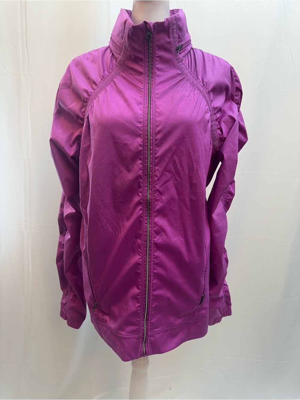 lululemon Women's Bright Magenta Full-Zip Rain Jacket 10